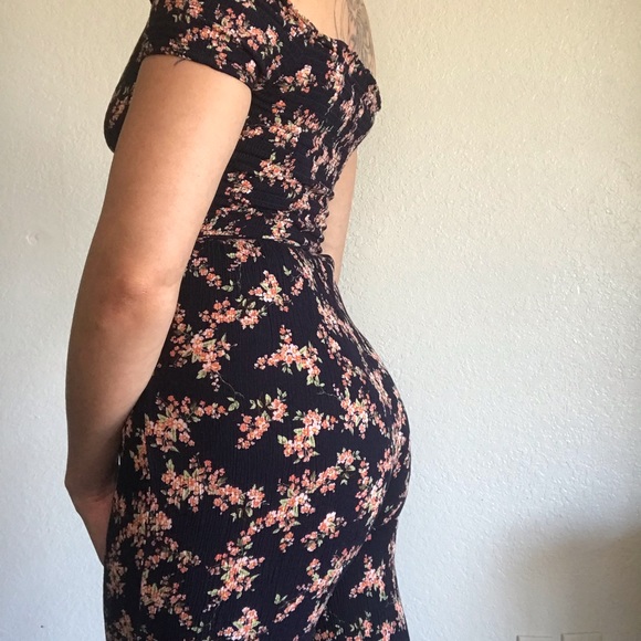 🌷 Blue Rain Floral Romper 🌷 - Picture 7 of 10